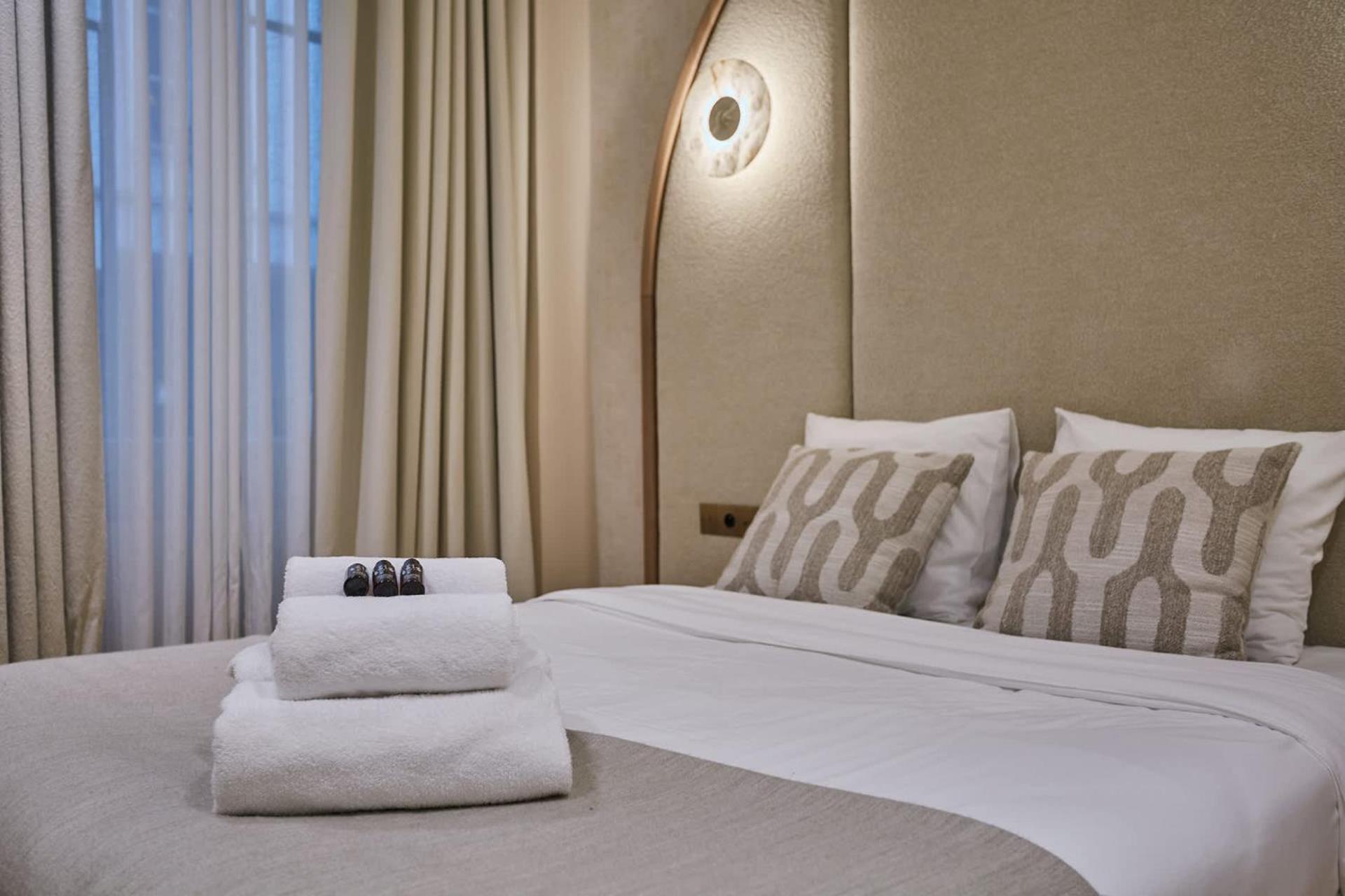 Sumptuous Opera Vendome By Studioprestige Parijs