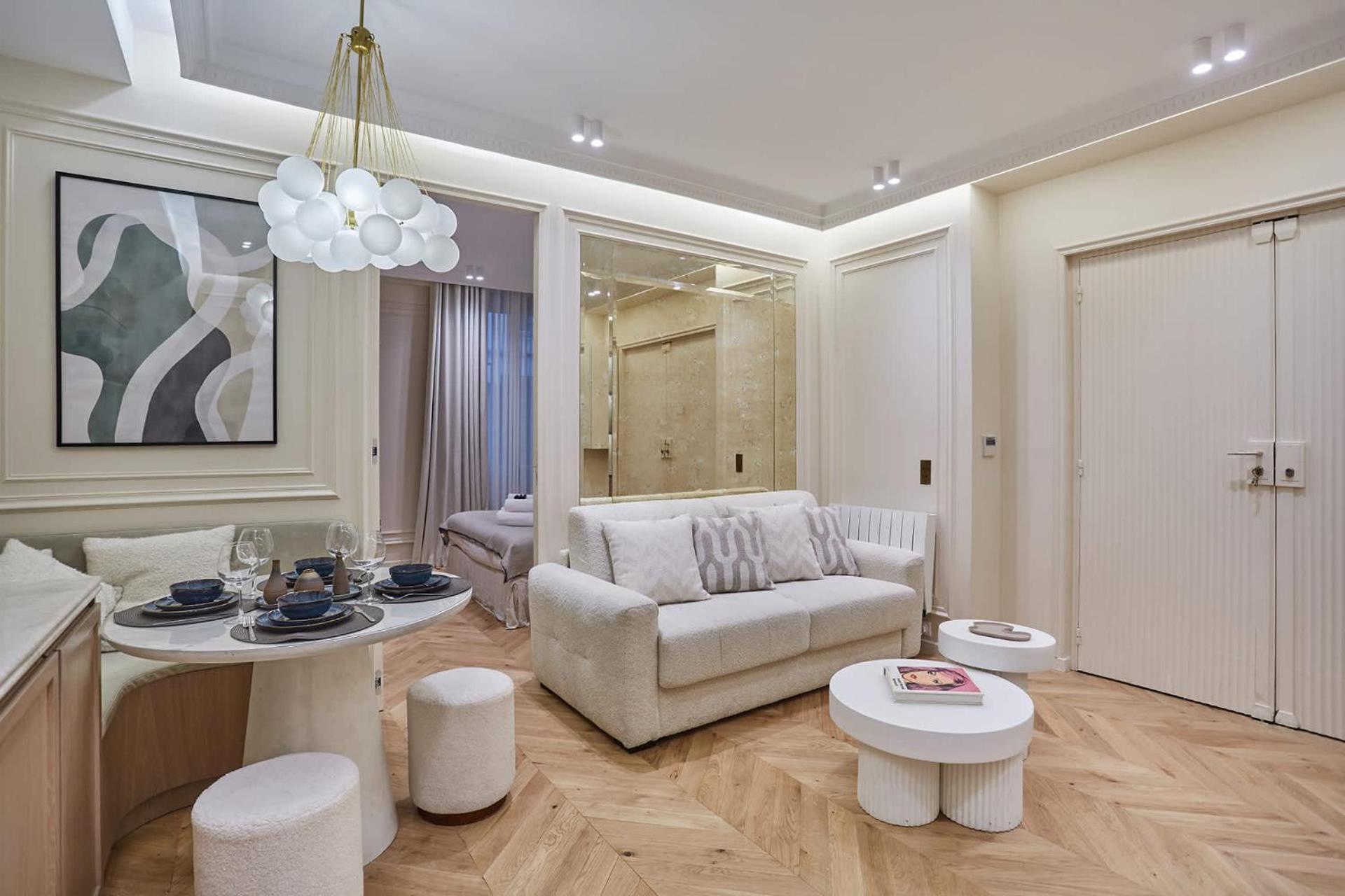 Appartement Sumptuous Opera Vendome By Studioprestige Parijs